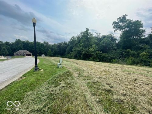 2076 Cobblestone Ct, Martinsville, IN, 46151-6395 | Card Image