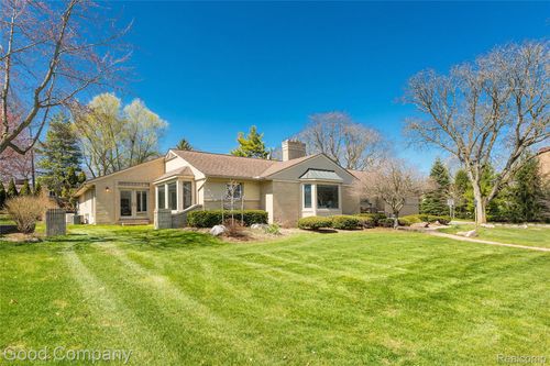 2135 Vinsetta Boulevard, Royal Oak, MI, 48073 | Card Image