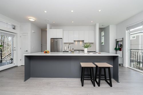 47-2070 Oak Meadows Dr, Surrey, BC, V3Z1J1 | Card Image