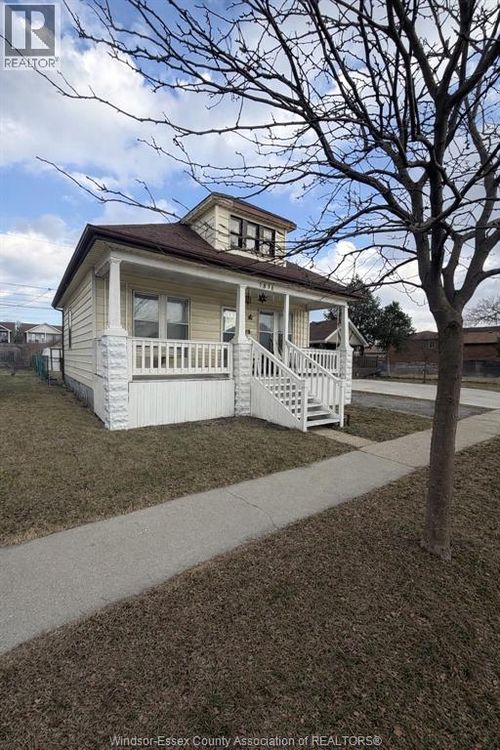 1816 Hickory Rd, Windsor, ON, N8W3X2 | Card Image