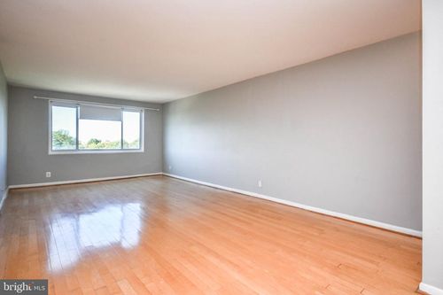 2-1004-8315 N Brook Ln, BETHESDA, MD, 20814-2666 | Card Image