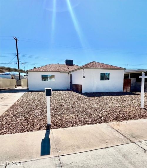 119 Cedar St, Henderson, NV, 89015-5205 | Card Image