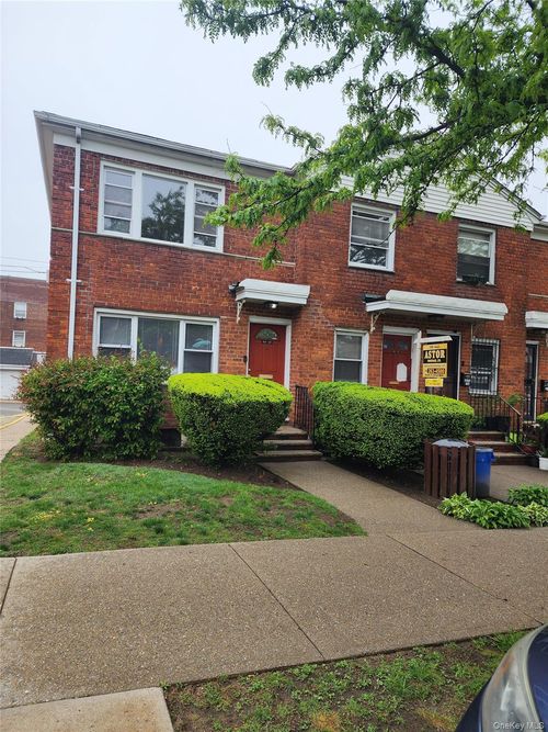 2-68-36 140 140th St, Flushing, NY, 11367-1647 | Card Image