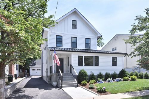 142 Second Ave, Pelham, NY, 10803-1420 | Card Image