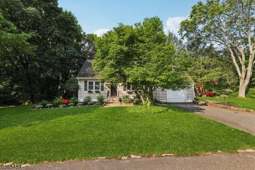 11 Wynding Way, ROCKAWAY, NJ, 07866-1316 | Card Image