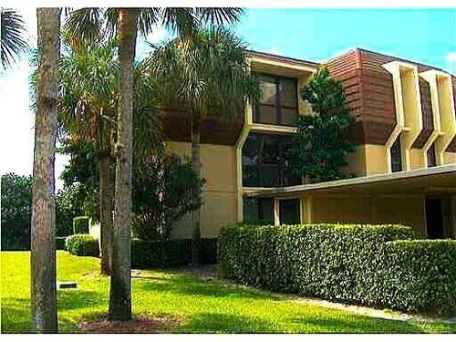 231-5250 Woodland Lakes Dr, Palm Beach Gardens, FL, 33418-3972 | Card Image