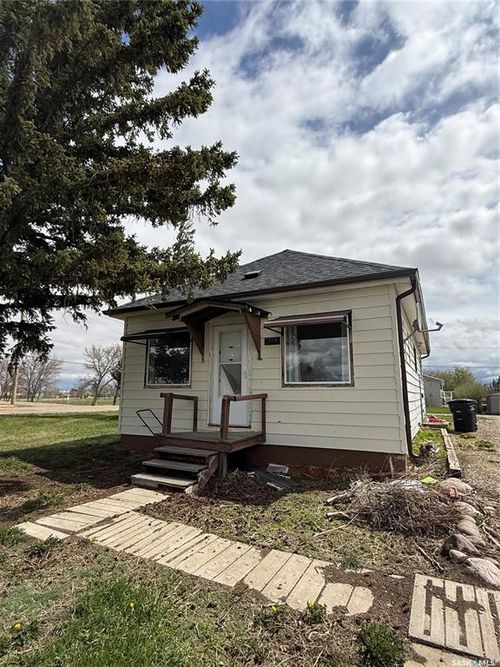 603 5th Street Sw, Eston, SK, S0L1A0 | Card Image