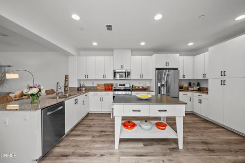 731 Forest Park Blvd, Oxnard, CA, 93036-5445 | Card Image
