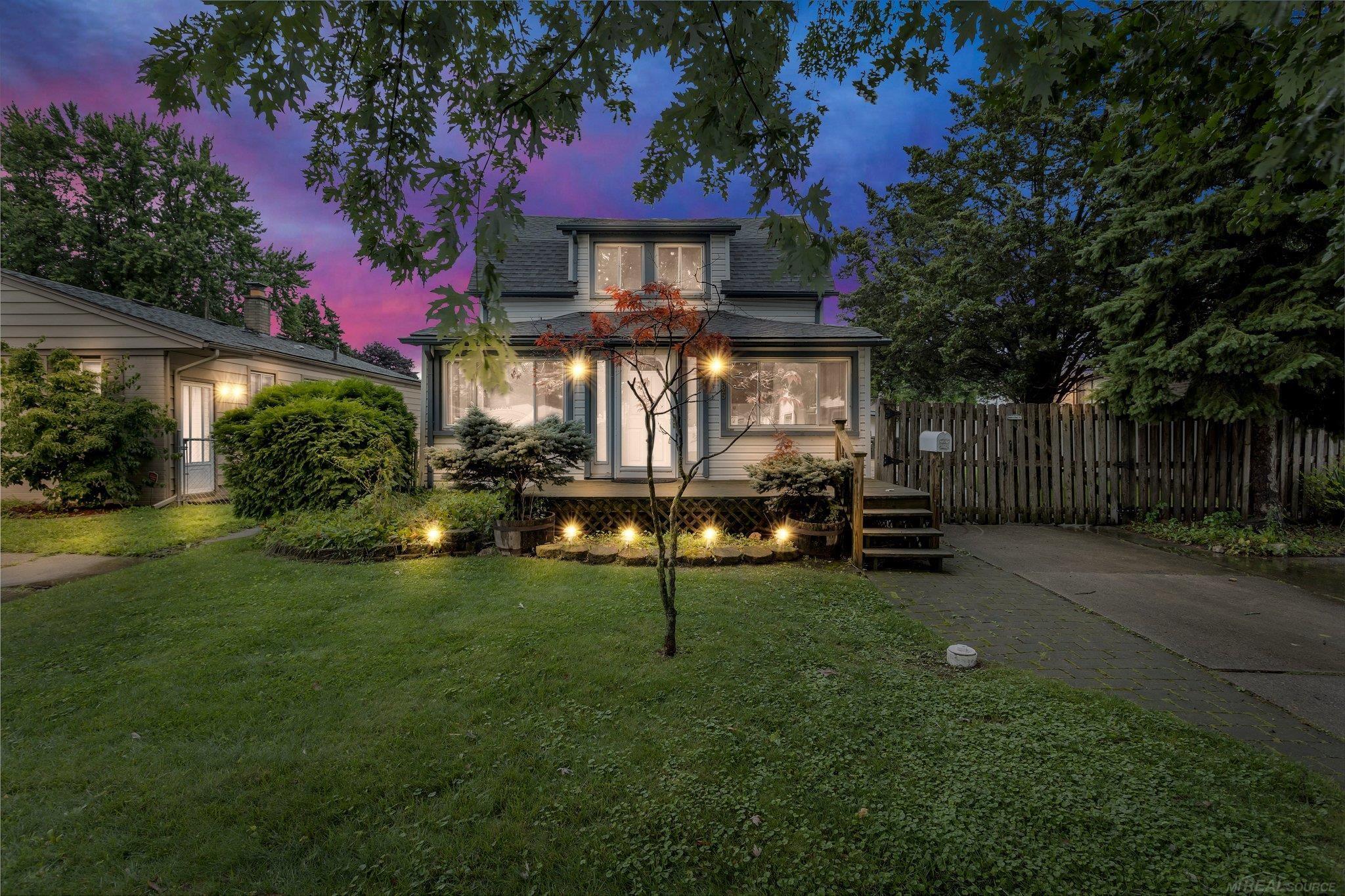 Daniels St, Saint Clair Shores, MI 48081