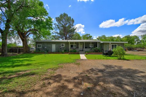 12 Violet Ave, Los Lunas, NM, 87031-8239 | Card Image