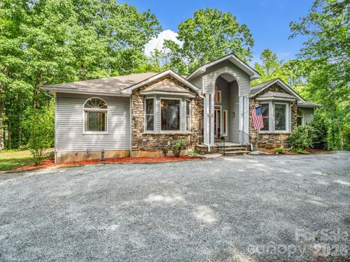 385 Park St, Columbus, NC, 28722-8735 | Card Image