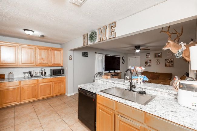 2467 Buchannon Rd, House other with 3 bedrooms, 2 bathrooms and null parking in Silsbee TX | Image 8