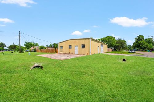 516 Cedar Bayou Rd, Baytown, TX, 77520-2914 | Card Image
