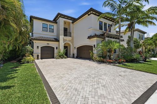 9769 Bozzano Dr, Delray Beach, FL, 33446-1788 | Card Image