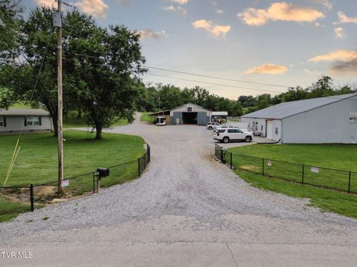 90 Darnell Rd, Greeneville, TN, 37743-5131 | Card Image