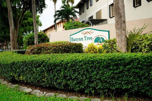 26-9726 Hammocks Blvd, Miami, FL, 33196-1550 | Card Image