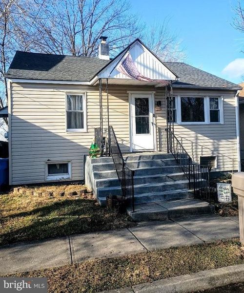 219 Front St, Fieldsboro, NJ, 08505-1135 | Card Image