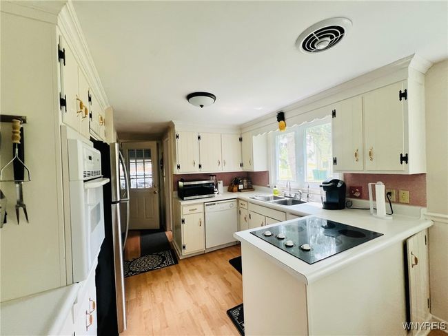4876 Meadow Ln, House other with 4 bedrooms, 2 bathrooms and null parking in Hamburg NY | Image 7