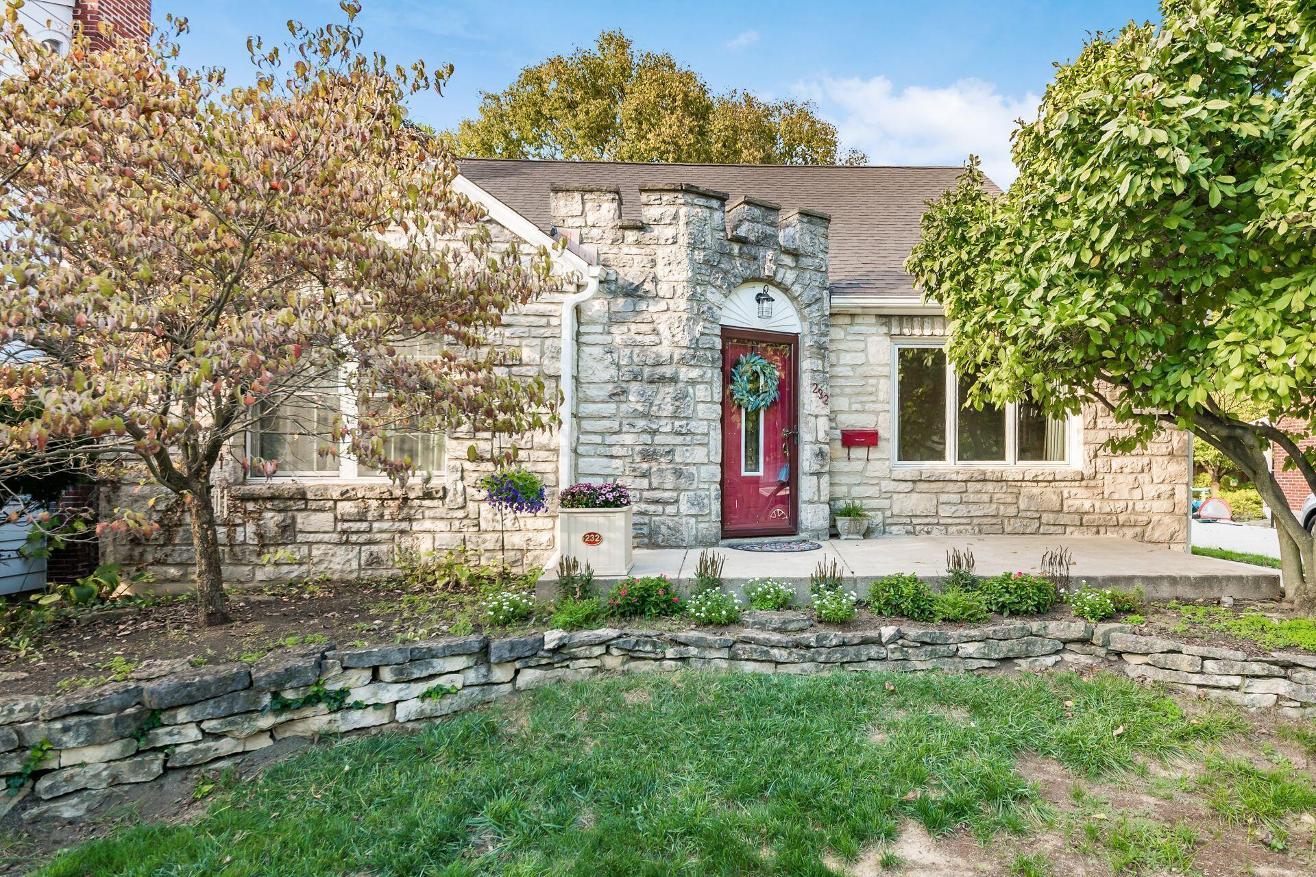 Montrose Way, Columbus, OH 43214