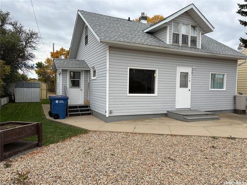 116 5th Avenue E, Gravelbourg, SK, S0H1X0 | Card Image