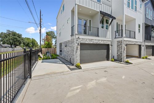 c-717 Janisch Rd, Houston, TX, 77018-1509 | Card Image
