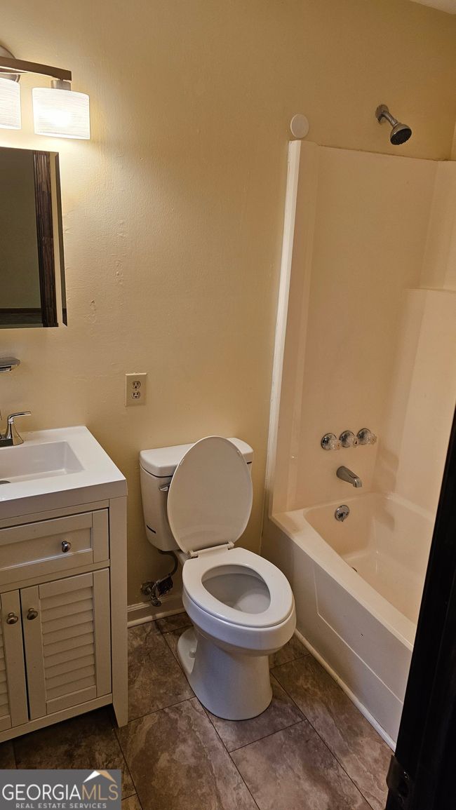 412 Vienna Cir, House other with 4 bedrooms, 2 bathrooms and null parking in Fort Valley GA | Image 17