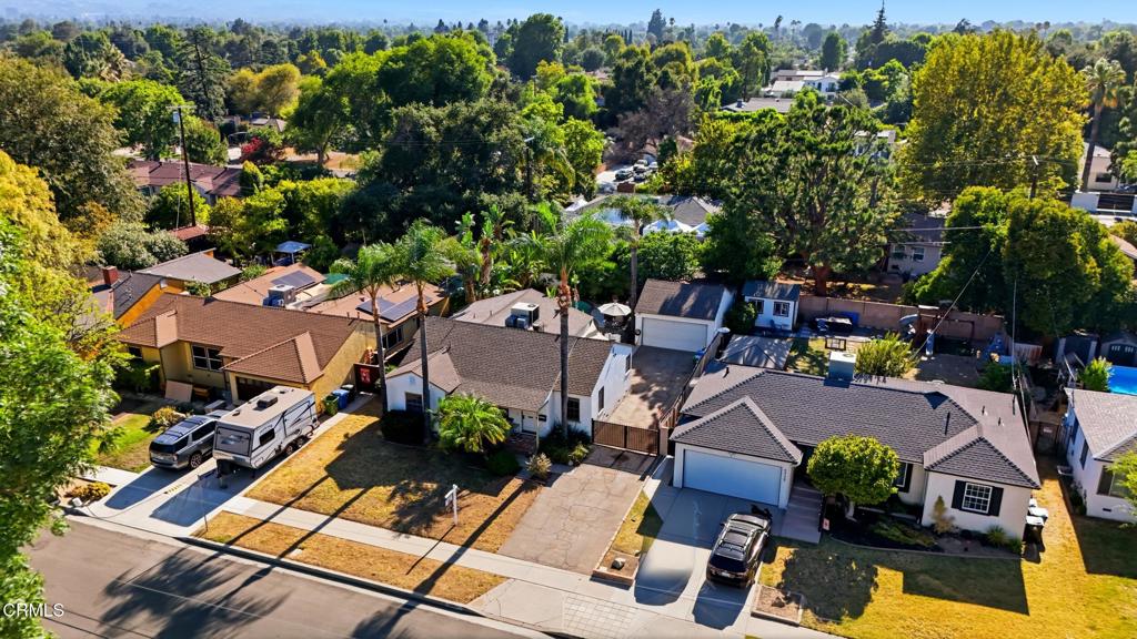 Residential in Lake Balboa 3