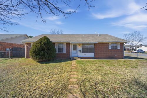 2310 S Hickory St, Sapulpa, OK, 74066-7068 | Card Image