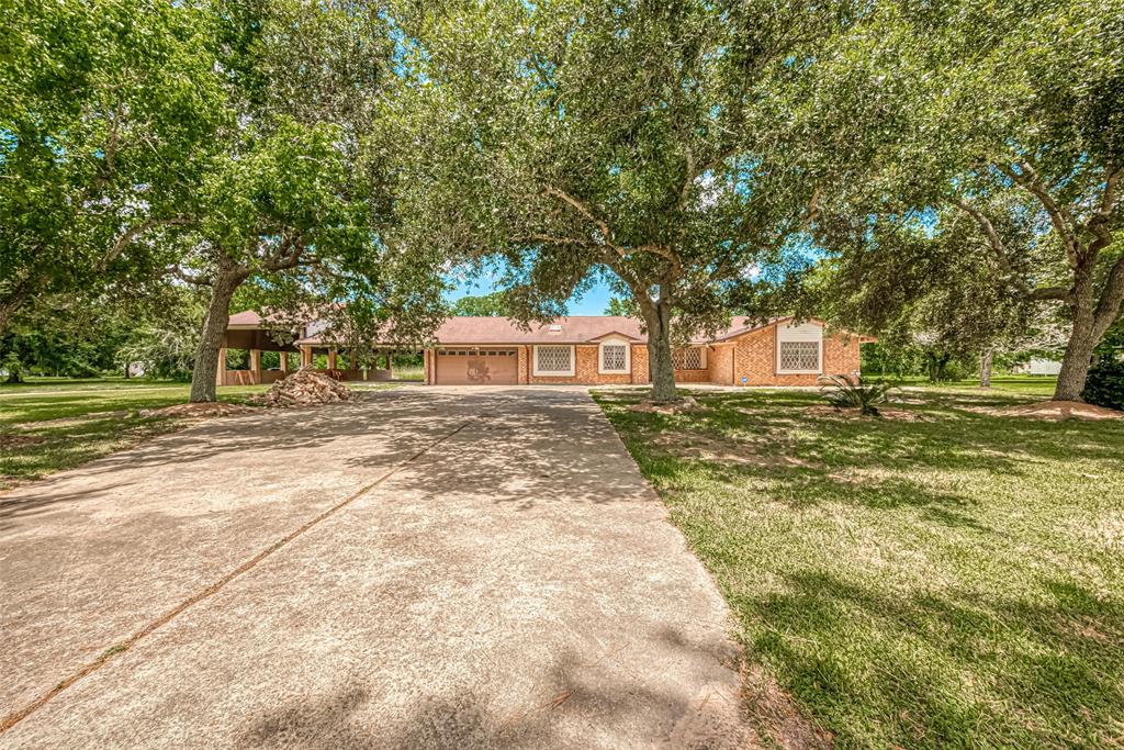 County Road 181 , Alvin, TX 77511