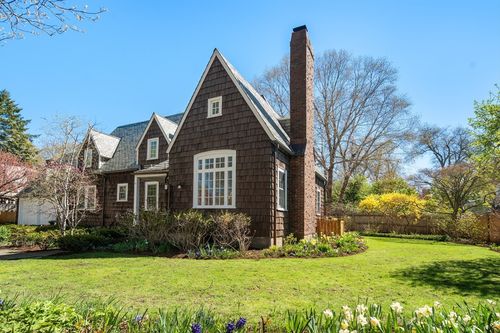 24 Coolidge Avenue, Cambridge, MA, 02138 | Card Image