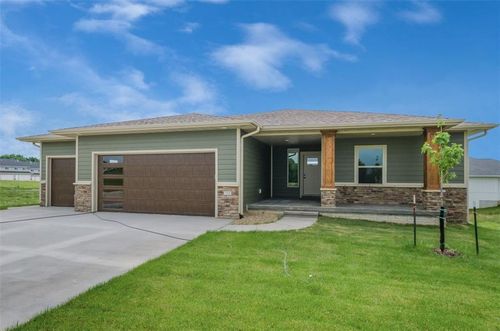 1529 3rd St Sw, Mount Vernon, IA, 52314-1692 | Card Image