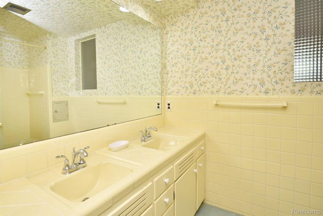 1010 Rock Spring Rd, House other with 4 bedrooms, 3 bathrooms and null parking in Bloomfield Hills MI | Image 21