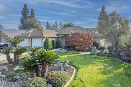 1585 W Riverglen Ave, Reedley, CA, 93654-2744 | Card Image