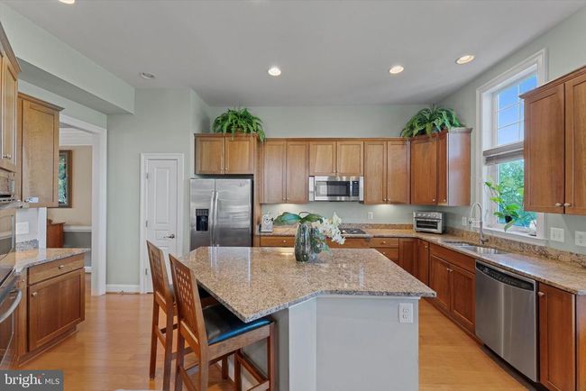 19070 Arroyo Ter, Townhouse with 4 bedrooms, 5 bathrooms and null parking in Lansdowne VA | Image 17