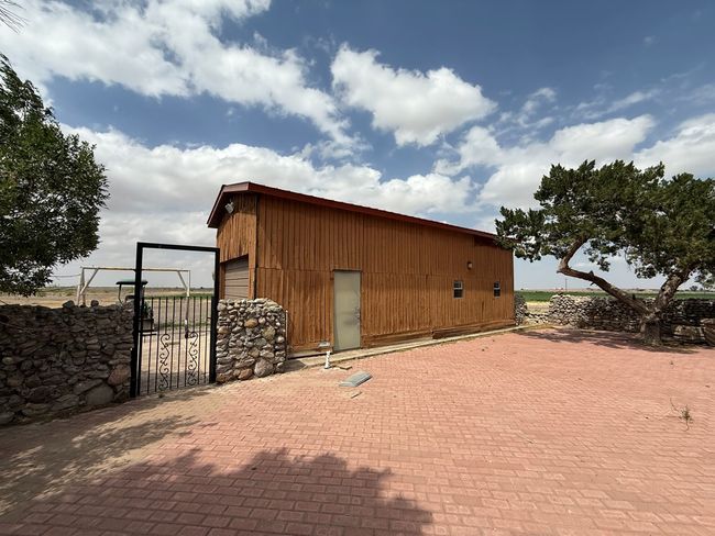 8610 State Highway 17, House other with 6 bedrooms, 4 bathrooms and 3 parking in Balmorhea TX | Image 44