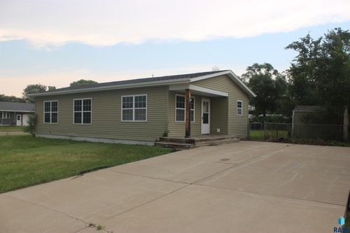 1500 Park St, Pierre, SD, 57501 | Card Image