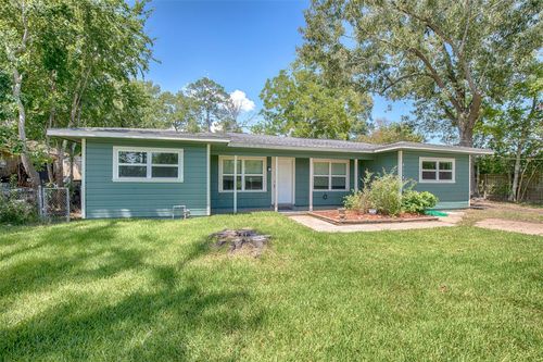 2113 Holly Dr, Dickinson, TX, 77539-4737 | Card Image