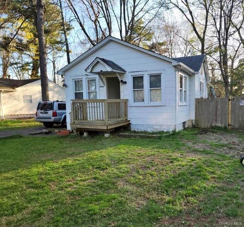 80 Magnolia Dr, Mastic Beach, NY, 11951-3803 | Card Image