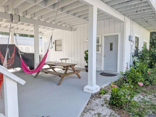 1866 9th Pl, Vero Beach, FL, 32960-4303 | Card Image