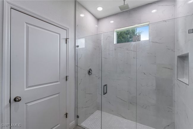 8006 Buttercup Cir, House other with 3 bedrooms, 3 bathrooms and null parking in LABELLE FL | Image 18
