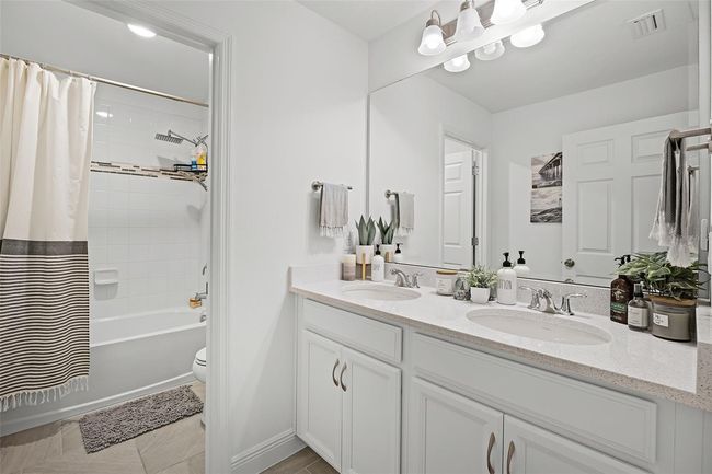 Second bath room | Image 36