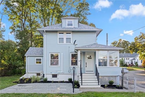 28 Manchester St, Warwick, RI, 02888-2941 | Card Image