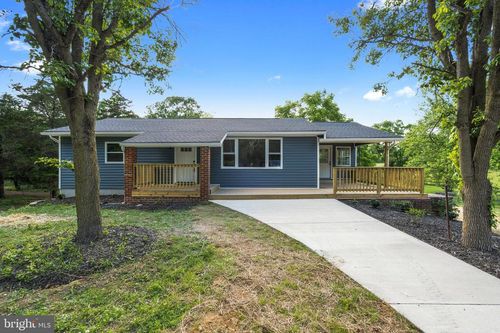459 Forest View Dr, KEARNEYSVILLE, WV, 25430-3635 | Card Image