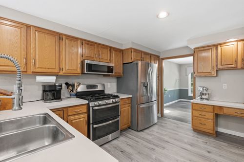 16 Hillsboro Cir, Milford, NH, 03055-3236 | Card Image