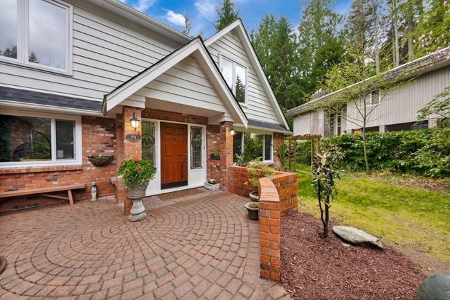 71 Deep Dene Road, House other with 7 bedrooms, 4 bathrooms and 5 parking in West Vancouver BC | Image 2