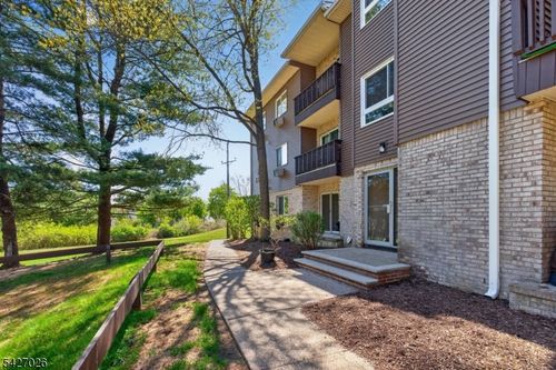 102-102 Federal Hill Rd, Pompton Lakes, NJ, 07442-2039 | Card Image