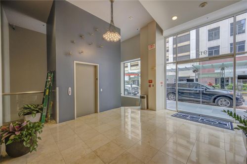 apt-1005-917 Main St, Houston, TX, 77002-6429 | Card Image