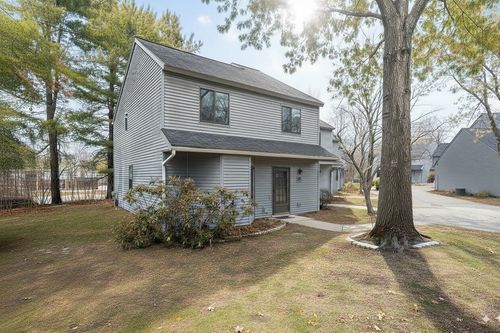 22 Chelsea Cir, South Burlington, VT, 05403-7260 | Card Image