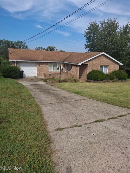 128 Leech St, Weirton, WV, 26062-4211 | Card Image