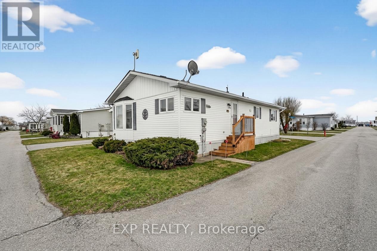 Residential in Fort Erie (Black Creek) 2